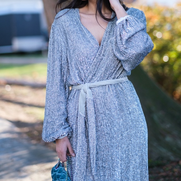 Retrofete | Audrey Velvet-Trimmed Silver Sequin Holiday Glam Wrap Robe Dress - Picture 4 of 9